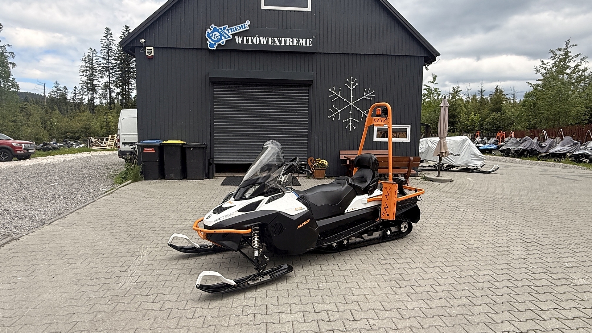  - SKUTERY ŚNIEŻNE Skuter śnieżny BRP Lynx 69 Ranger Alpine 1200 4-TEC (3)